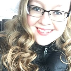 Meet your Posher, Lauren